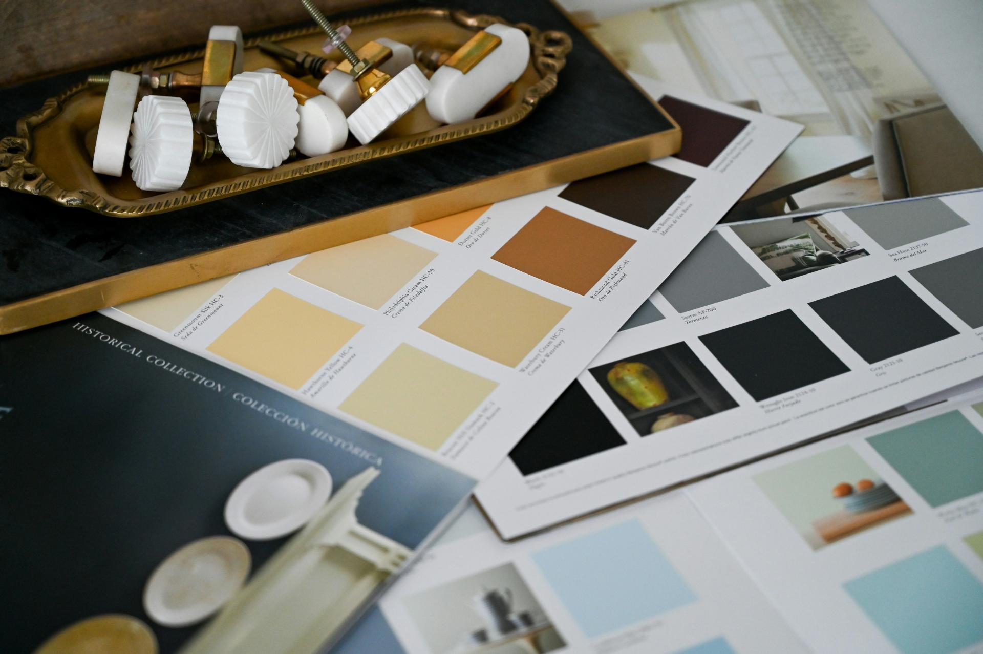 Paint samples with design features
